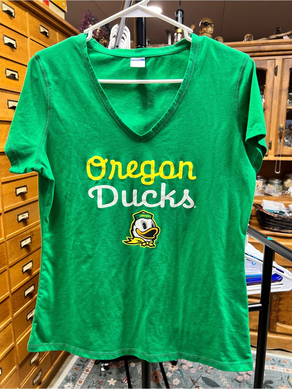 Oregon Ducks Women's Short Sleeve V-Neck Tee - Green